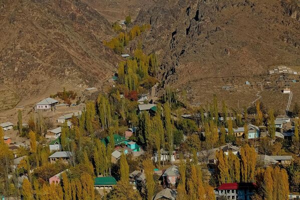 Oltinkon — Chodak  yaqinidagi qishloq - Sputnik O‘zbekiston