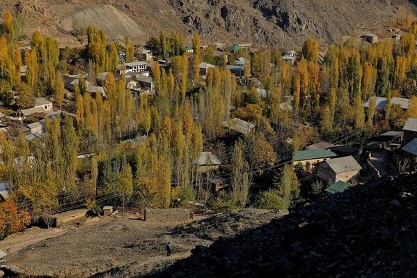 Oltinkon — Chodak  yaqinidagi qishloq - Sputnik O‘zbekiston