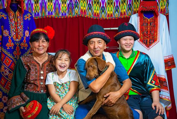 Gulnara Yembergenova: master traditsionnogo iskusstva i xranitel natsionalnogo naslediya Karakalpakstana Gulnara Yembergenova: master traditsionnogo iskusstva i xranitel natsionalnogo naslediya Karakalpakstana - Sputnik O‘zbekiston