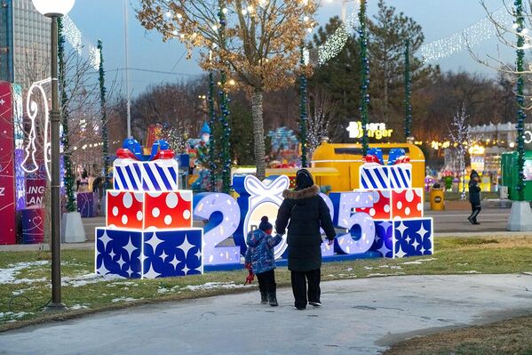 Novogodniy Tashkent: Gorod v prazdnichnix ognyax - Sputnik O‘zbekiston