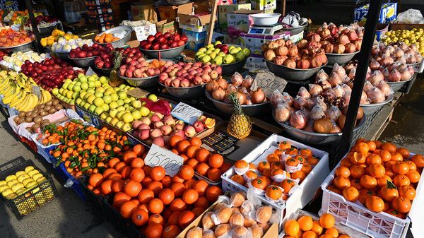 Fruktovie radi na bazare - Sputnik O‘zbekiston