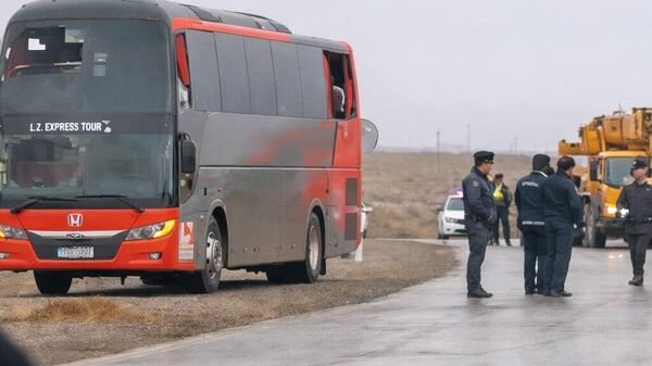 Автобус перевернулся на трассе Навои-Учкудук - Sputnik Ўзбекистон