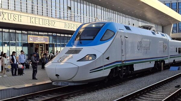 Скоростной поезд Афросиаб - Sputnik Узбекистан