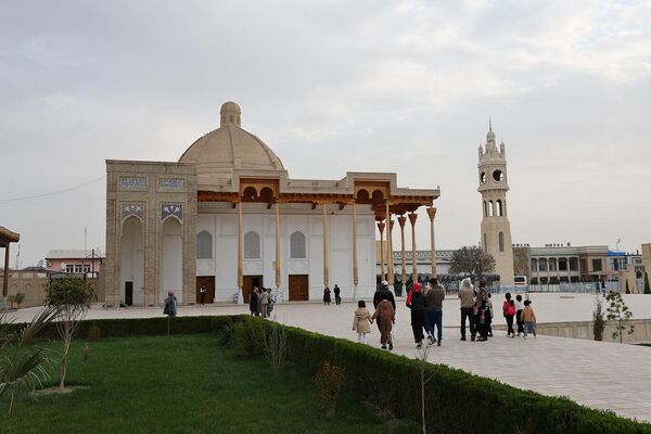 Palomnicheskiy tur Sem Pirov Buxari - Sputnik O‘zbekiston