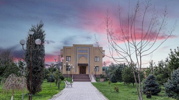 Мемориальный музей Шарафа Рашидова в Джизаке временно закроют в связи с реконструкцией - Sputnik Узбекистан
