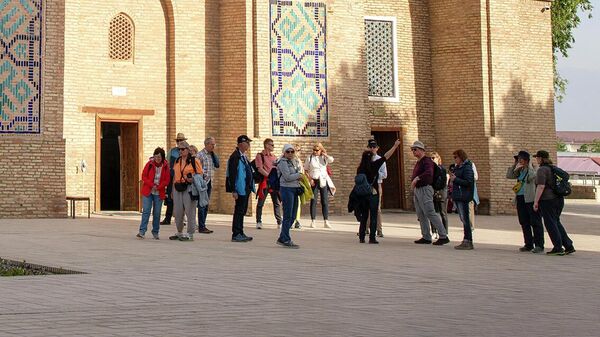 Туристы в городе Шахрисабз - Sputnik Узбекистан
