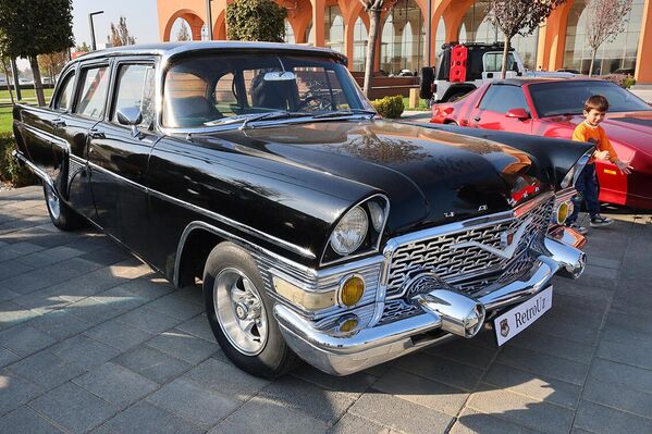 Retro "Chayka"  avtomoshinasi  - Sputnik O‘zbekiston