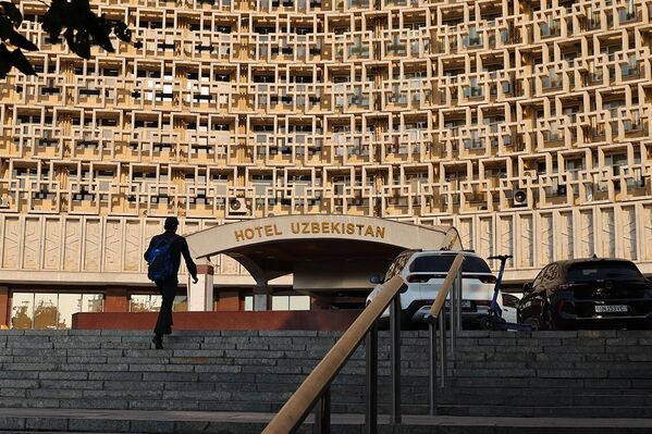 O‘zbekiston mehmonxonasiga kiraverishda - Sputnik O‘zbekiston