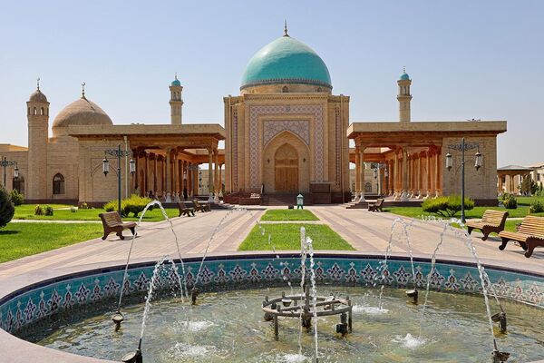 Arxitekturniy kompleks Suzuk-Ota - Sputnik O‘zbekiston