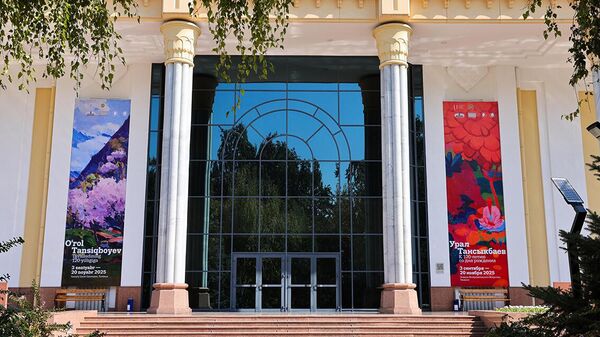 В Ташкенте открылась выставка к 120-летию Урала Тансыкбаева - Sputnik Узбекистан