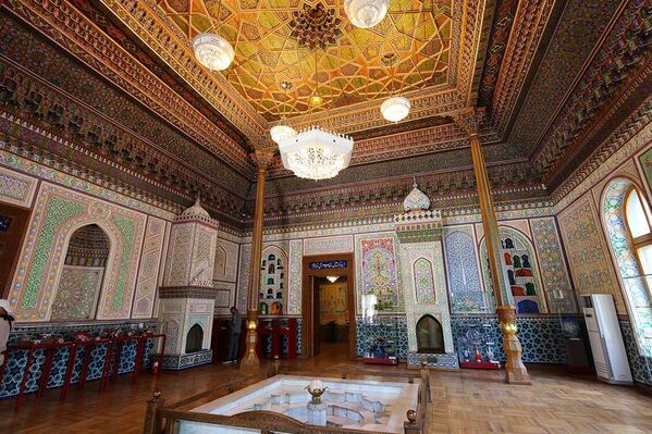 Vistavka rabot Chingiza Axmarova Vistavka rabot Chingiza Axmarova - Sputnik O‘zbekiston