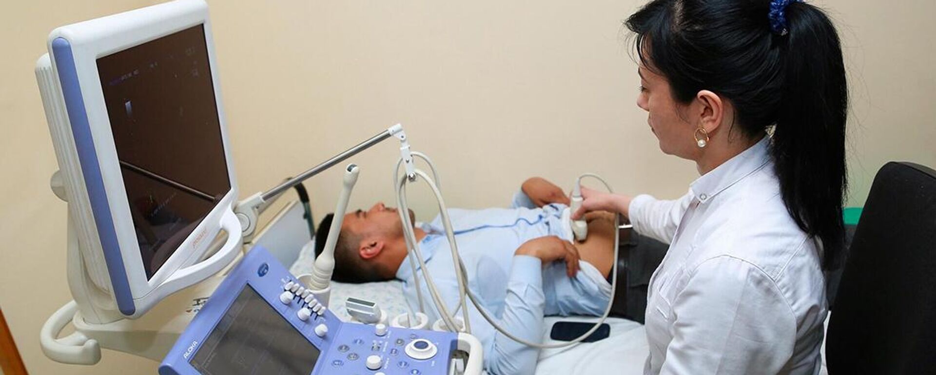 Многопрофильный медицинский центр - Sputnik Узбекистан, 1920, 15.08.2025