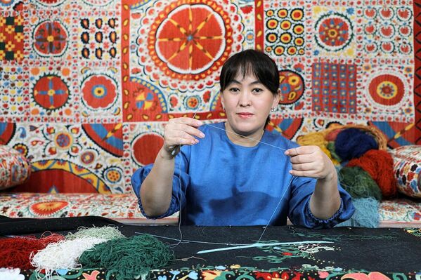 Мадина Касымбаева - мастер национальной вышивки - Sputnik Ўзбекистон