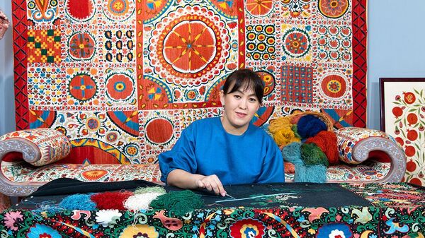 Мадина Касымбаева - мастер национальной вышивки - Sputnik Ўзбекистон