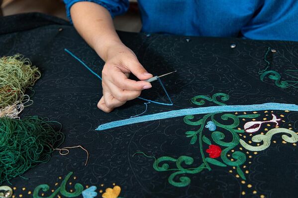 Мадина Касымбаева - мастер национальной вышивки - Sputnik Ўзбекистон