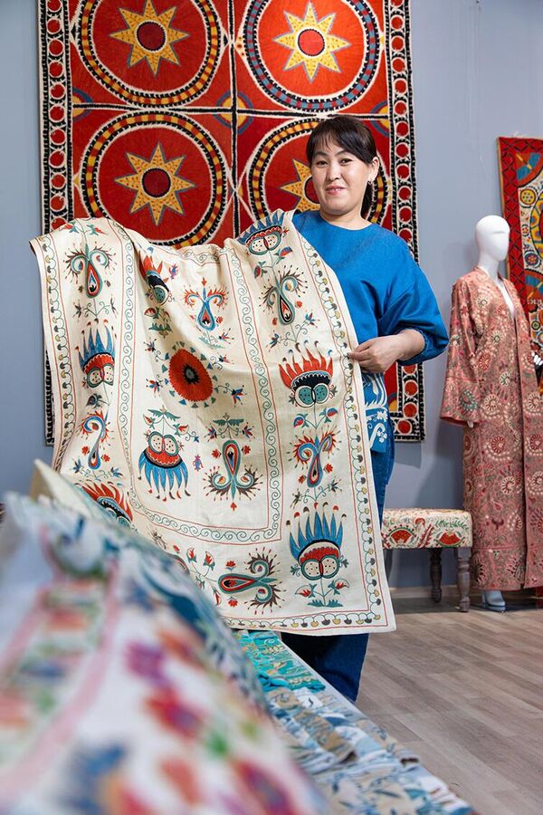 Мадина Касымбаева - мастер национальной вышивки - Sputnik Ўзбекистон