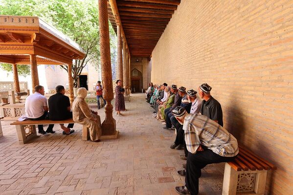 Uning buyukligini turk shoiri Ziyo Ko‘k Alp yozgan “Polvon Valiy” rivoyati ham tasdiqlaydi. Unda Xorazm pahlavonini, uning mehr-shafqatini, iymon va irodasini alohida ulug‘lashgan. Bu she’riy dostonda nafaqat kurash, balki insonparvarlik va islomiy irshod masalalari ham yoritilgan. - Sputnik O‘zbekiston