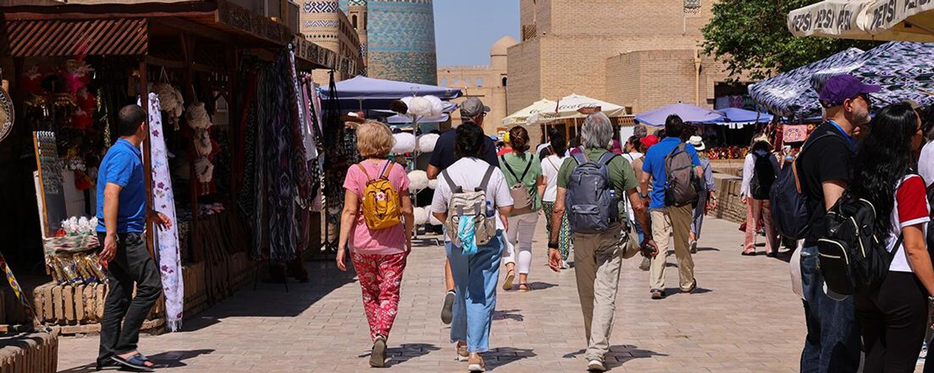 Turisti v Uzbekistane - Sputnik O‘zbekiston, 1920, 09.12.2025