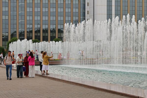 Sezon fontanov nachalsya v Uzbekistane - Sputnik O‘zbekiston