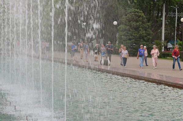 Sezon fontanov nachalsya v Uzbekistane - Sputnik O‘zbekiston