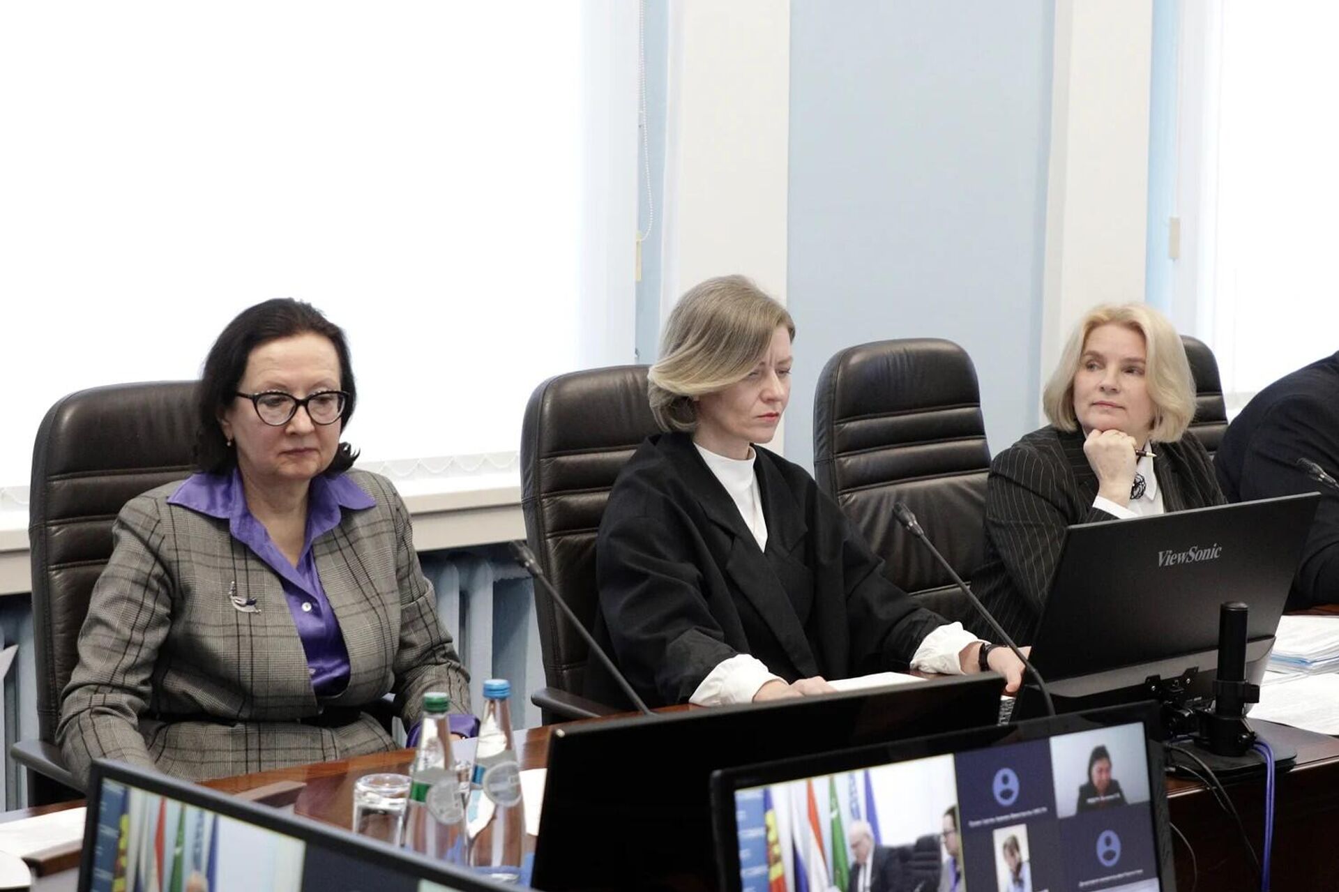 Эксперты стран СНГ согласовали проект Положения о Международном кинофестивале Содружество
Эксперты стран СНГ согласовали проект Положения о Международном кинофестивале Содружество
- Sputnik Узбекистан, 1920, 22.01.2026