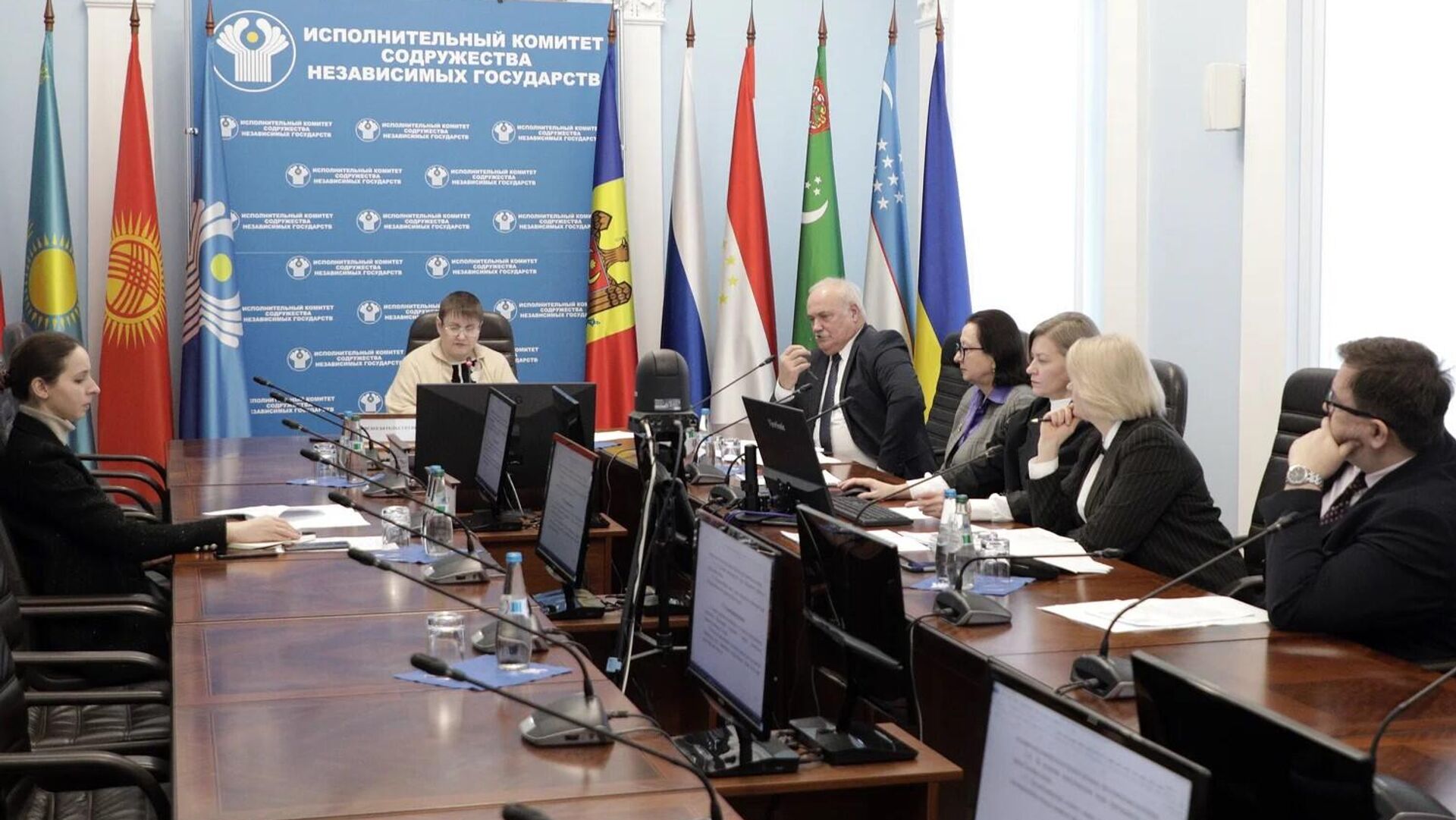 Эксперты стран СНГ согласовали проект Положения о Международном кинофестивале Содружество
Эксперты стран СНГ согласовали проект Положения о Международном кинофестивале Содружество
- Sputnik Узбекистан, 1920, 22.01.2026