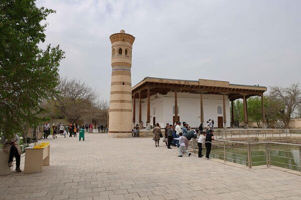 Palomnicheskiy tur Sem Pirov Buxari - Sputnik O‘zbekiston