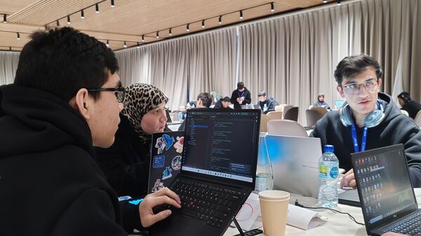 В Самарканде проходит региональный этап Национального AI Hackathon - Sputnik Узбекистан