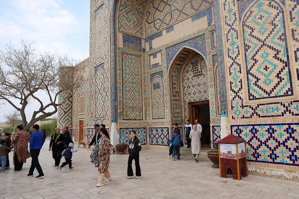 Palomnicheskiy tur Sem Pirov Buxari - Sputnik O‘zbekiston