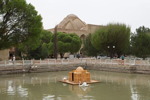 Palomnicheskiy tur Sem Pirov Buxari - Sputnik O‘zbekiston