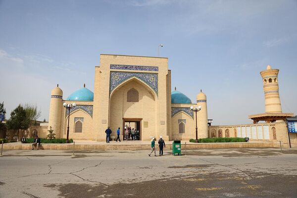 Palomnicheskiy tur Sem Pirov Buxari - Sputnik O‘zbekiston