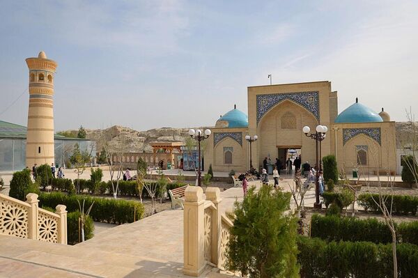 Palomnicheskiy tur Sem Pirov Buxari - Sputnik O‘zbekiston