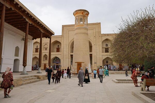 Palomnicheskiy tur Sem Pirov Buxari - Sputnik O‘zbekiston