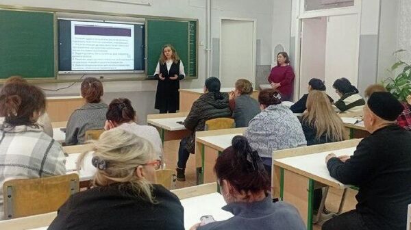 В Ташкенте российские учителя провели мастер-класс по экологическому просвещению школьников - Sputnik Узбекистан