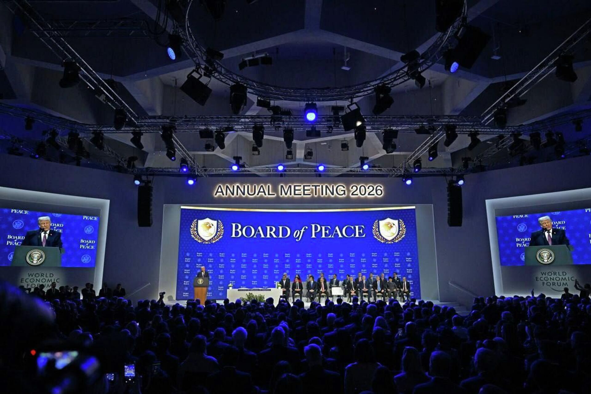 Шавкат Мирзиёев принял участие в церемонии подписания Устава Совета мира.  - Sputnik Узбекистан, 1920, 23.01.2026