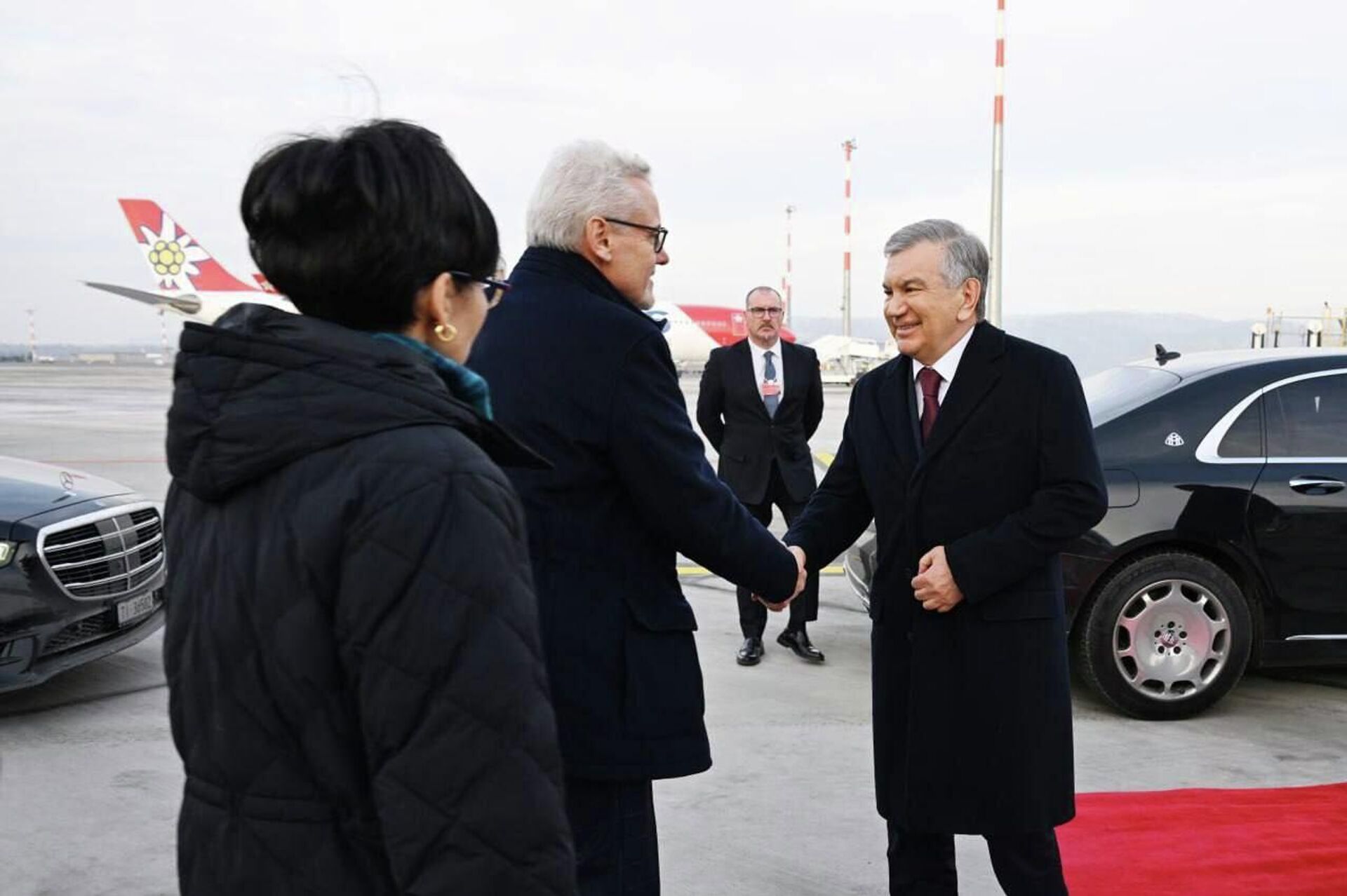 Президент Узбекистана Шавкат Мирзиёев вылетел из международного аэропорта Цюриха в Ташкент.
 - Sputnik Узбекистан, 1920, 23.01.2026