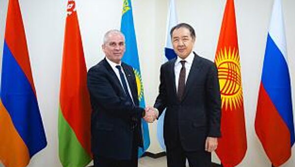 Bakitjan Sagintayev va Kubaning yangi doimiy vakili Enrike Orta Gonsales - Sputnik O‘zbekiston