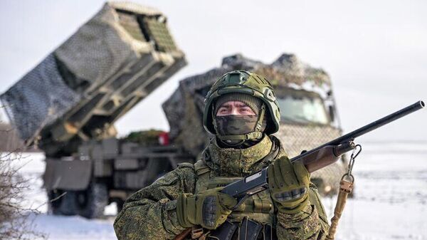 Российский военнослужащий в зоне проведения спецоперации. Архивное фото - Sputnik Узбекистан