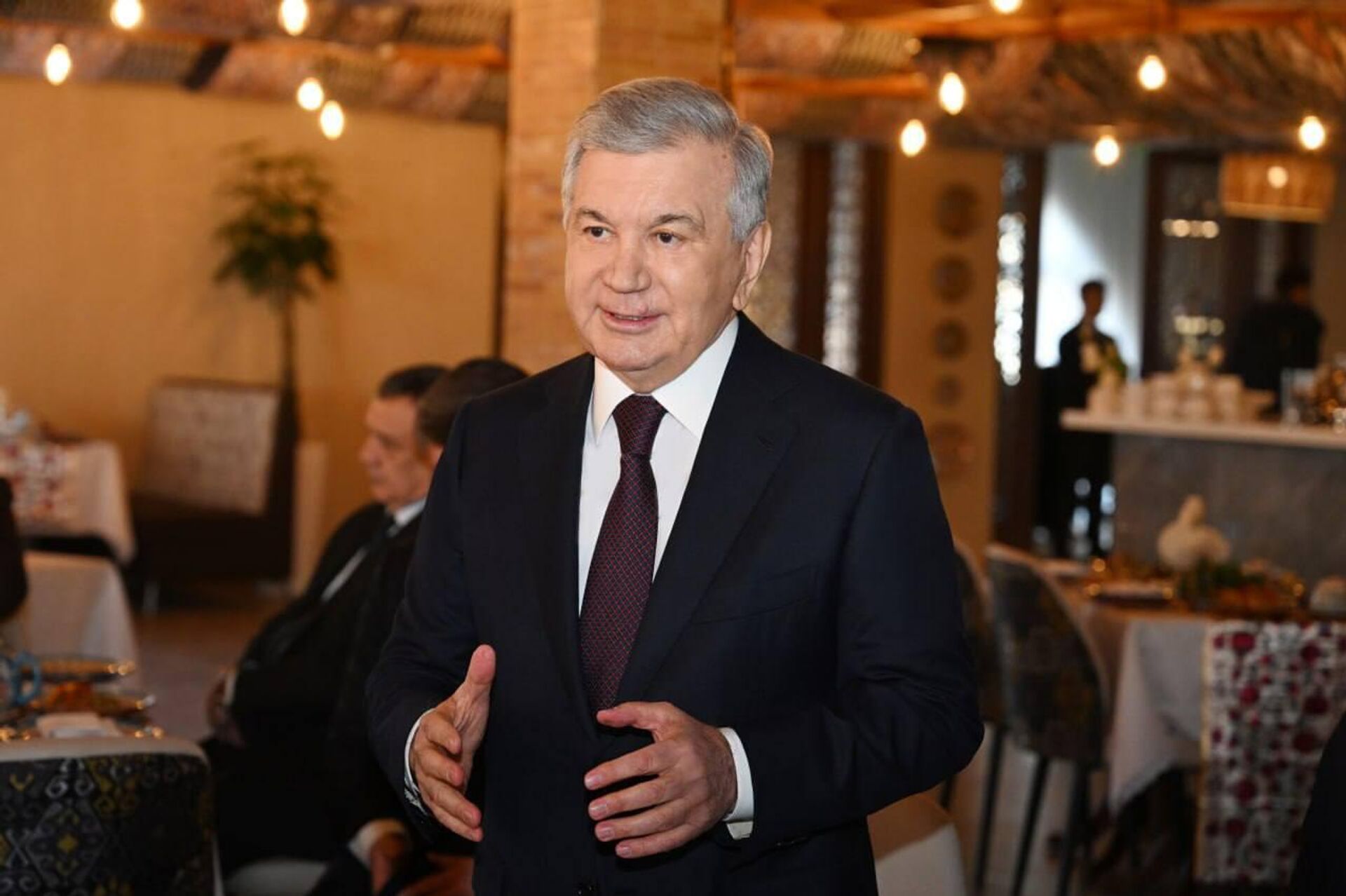 Шавкат Мирзиёев ознакомился с деятельностью объектов туризма и сферы услуг в махалле Хастимом Алмазарского района. - Sputnik Узбекистан, 1920, 23.01.2026