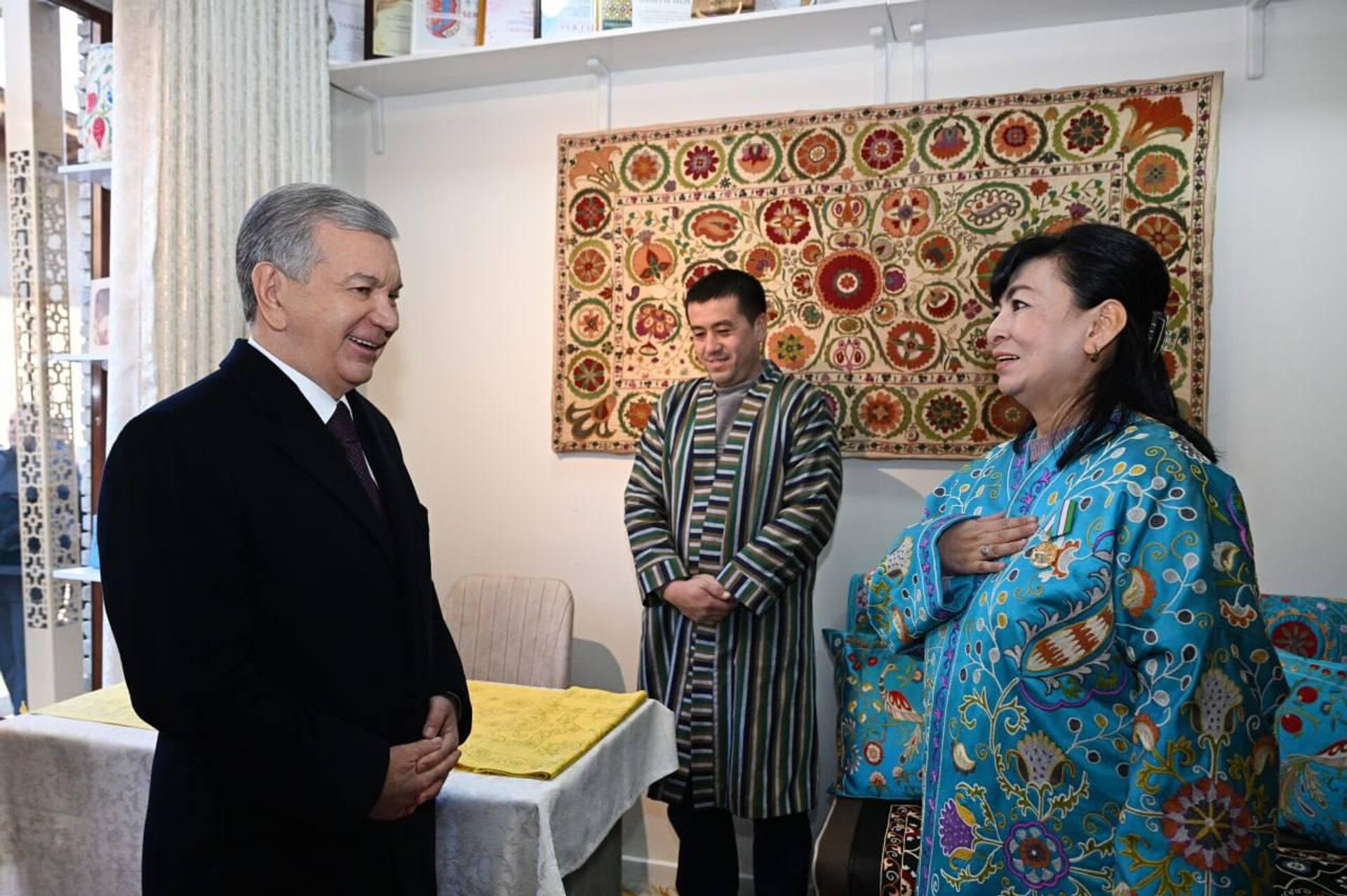 Шавкат Мирзиёев ознакомился с деятельностью объектов туризма и сферы услуг в махалле Хастимом Алмазарского района. - Sputnik Узбекистан, 1920, 23.01.2026