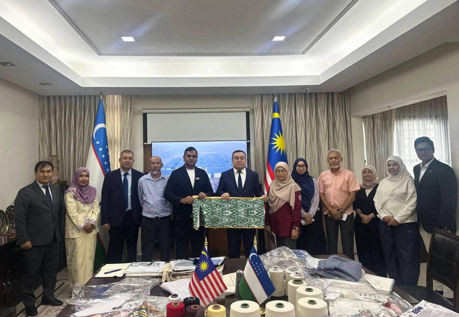 Предприниматели Ферганской области во главе с руководителем территориального управления ТПП совершили деловой визит в Малайзию. - Sputnik Узбекистан, 1920, 24.01.2026