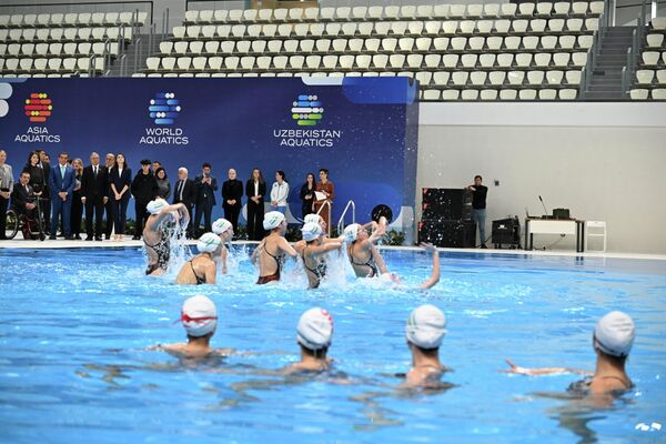 Члены Исполнительного комитета World Aquatics посетили Олимпийский городок - Sputnik Узбекистан