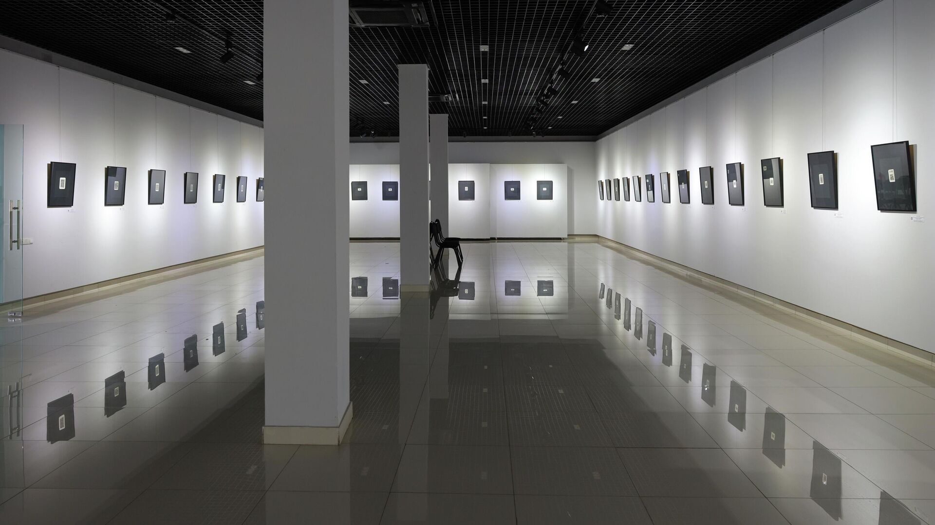 Дамир Уразаев хотирасига бағишланган ксилография кўргазмаси Дамир Уразаев хотирасига бағишланган ксилография кўргазмаси - Sputnik Ўзбекистон, 1920, 26.01.2026