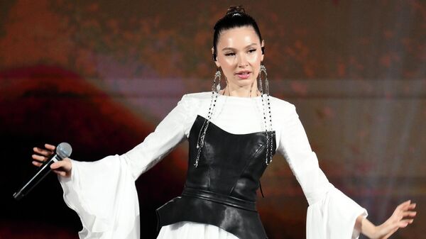 Ay Yola гуруҳи қўшиқчиси (Адель Шайхитдинова) - Sputnik Ўзбекистон