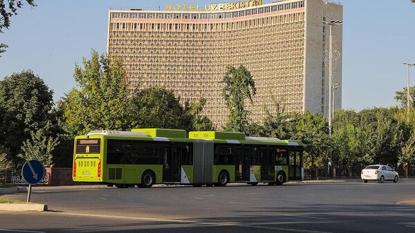 Passajirskiy transport v sentre Tashkenta - Sputnik O‘zbekiston