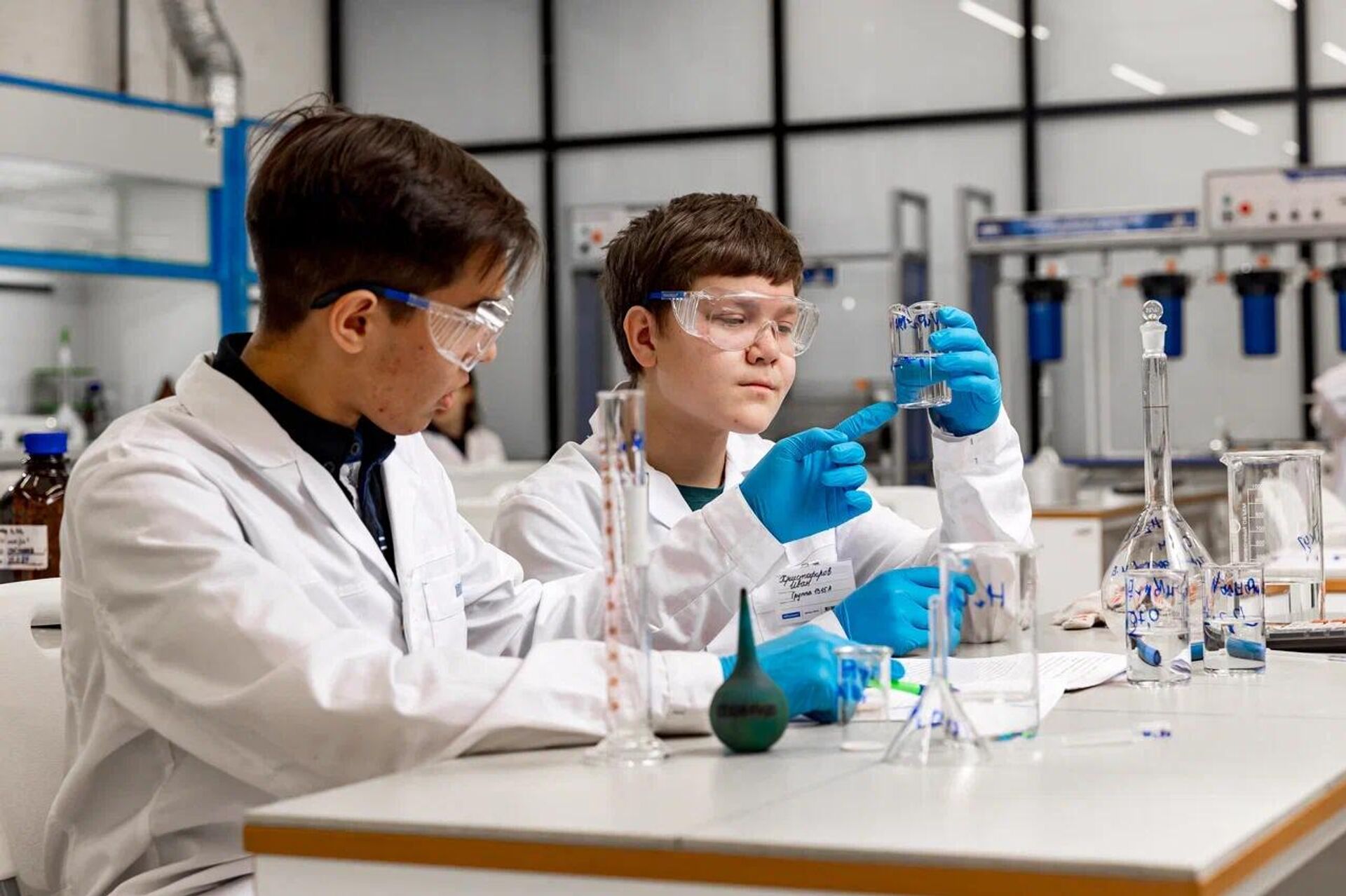 Россия упрощает трудовую миграцию: новые правила и реальные шансы - Sputnik Узбекистан, 1920, 27.01.2026