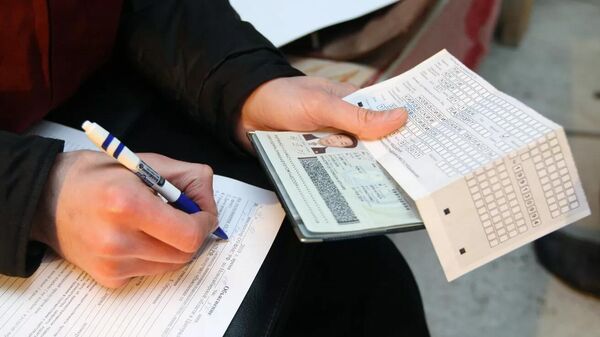 Проверка документов. Архивное фото
 - Sputnik Узбекистан