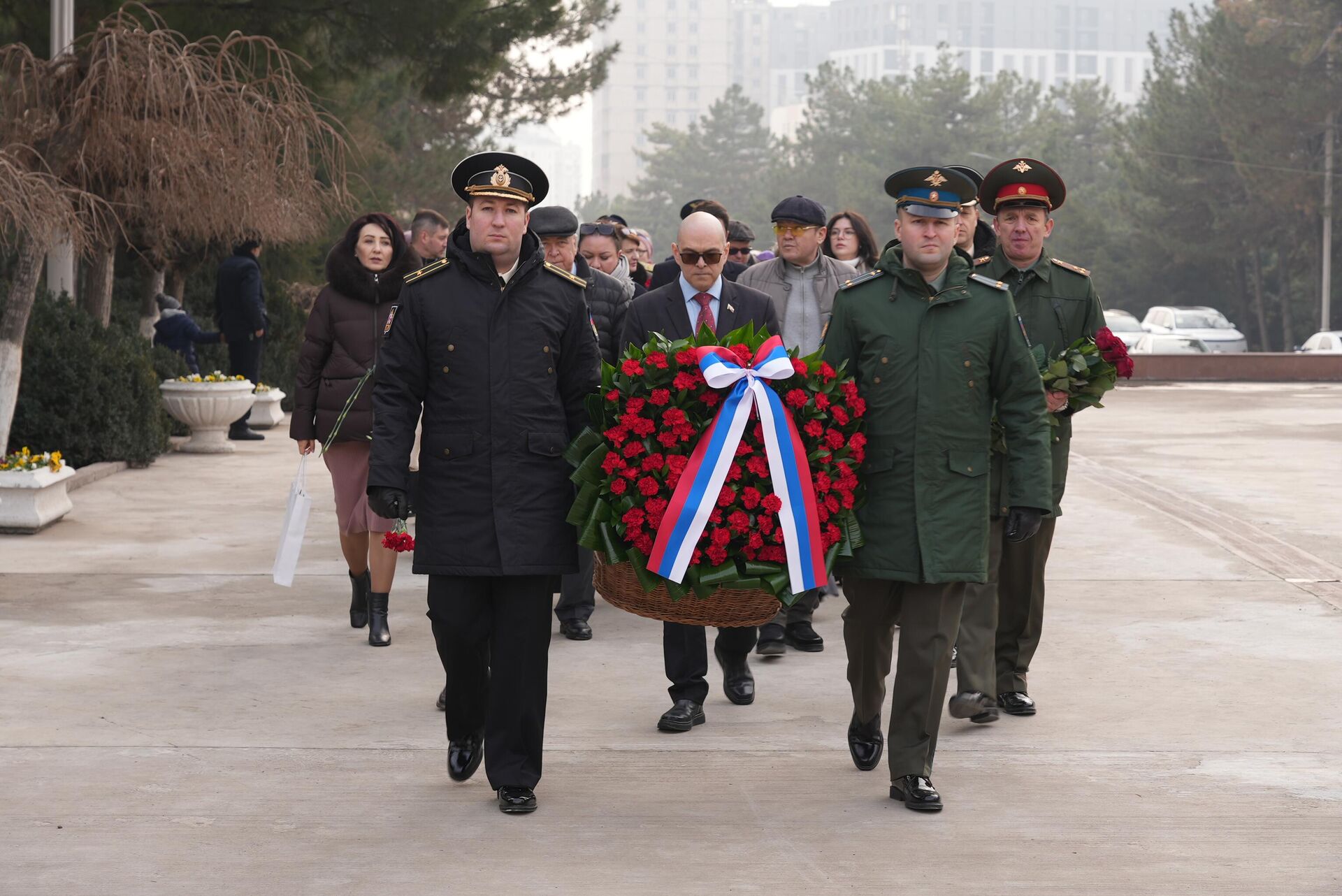 В Узбекистане почтили память жертв блокадного Ленинграда - Sputnik Узбекистан, 1920, 27.01.2026