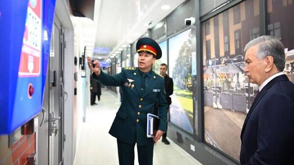 Шавкат Мирзиёев ознакомился с деятельностью службы охраны при ГУВД Ташкента - Sputnik Узбекистан