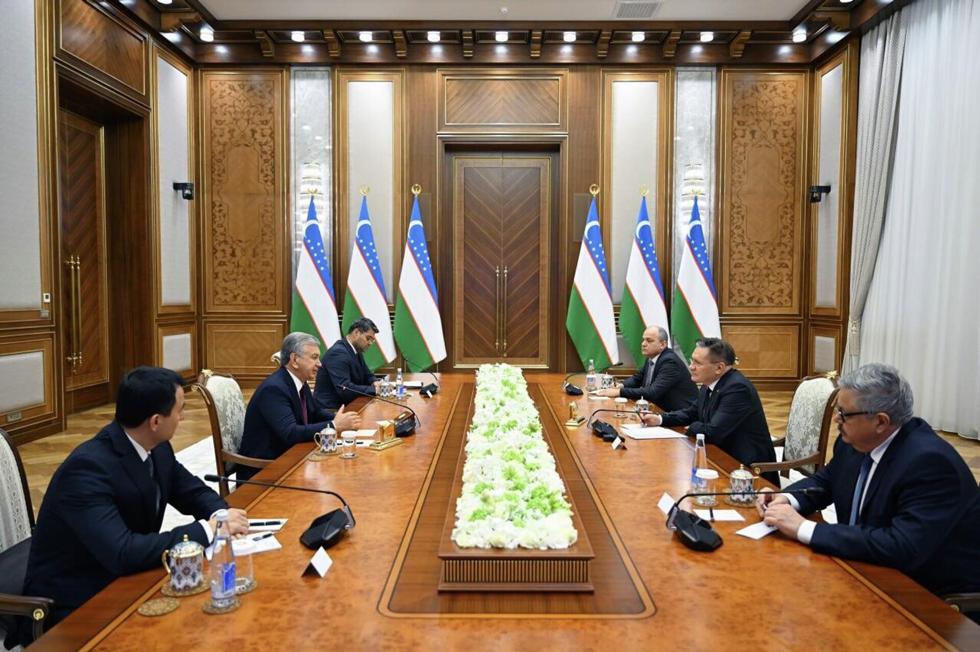 Президент принял генерального директора корпорации Росатом - Sputnik Узбекистан, 1920, 28.01.2026